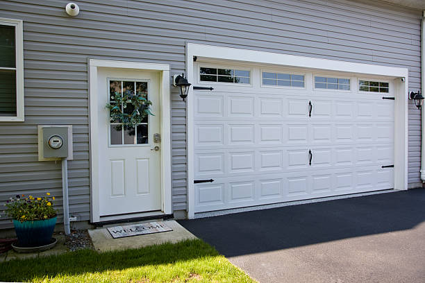 24/7 Emergency Garage Door Roller Replacement experts in Saugatuck, CT